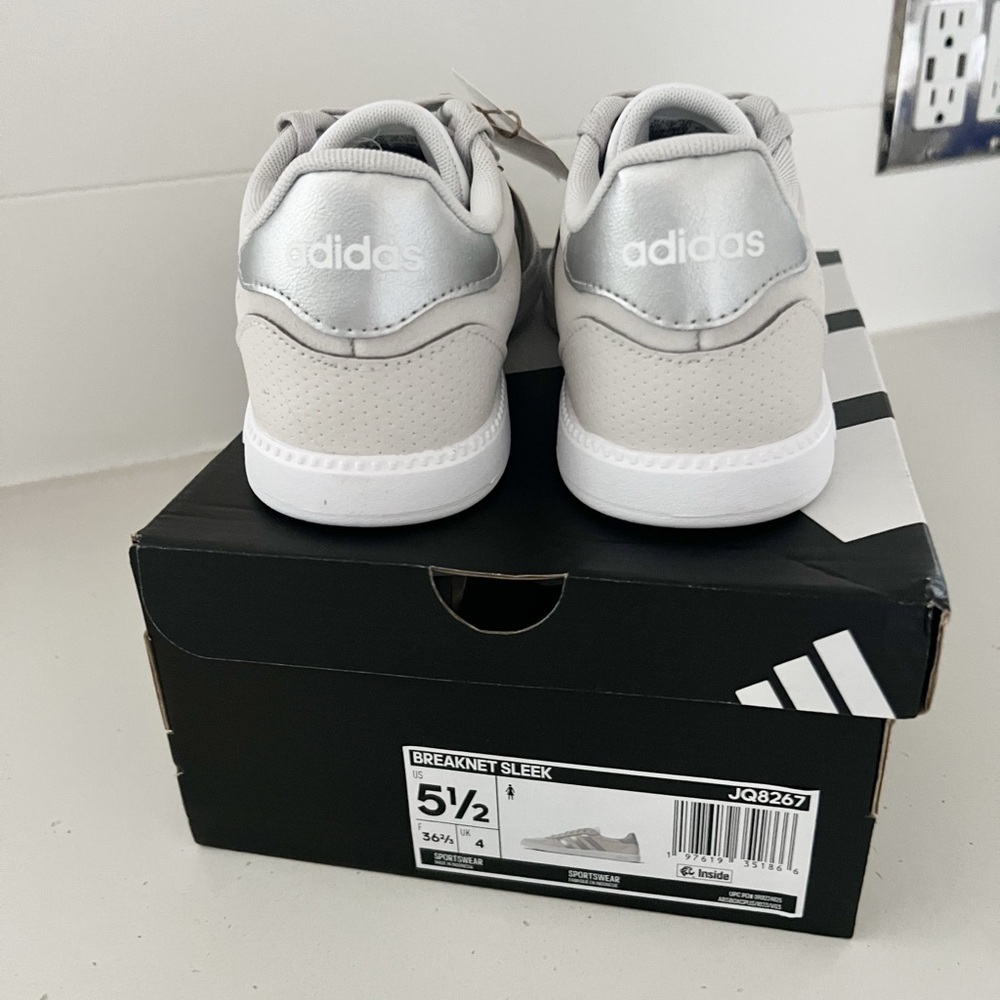 NWT Adidas Breaknet Sleek Sneakers Women’s Size 5.5 Gray White Court Shoes - Picture 4 of 5